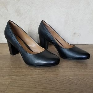 Clarks 'Basil Auburn' Heels